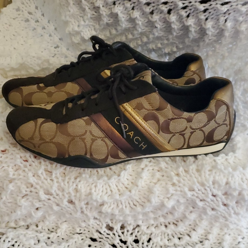 Womans Coach tennis gym shoe